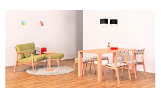 「理想的なテーブルとイスの“高さの差”って？」「天然木の家具の魅力って？」　専門店が解説
