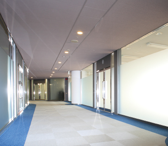 《４〜８F １０F：オフィスフロア》